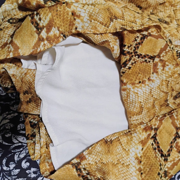 Adrienne Yellow Snake Print Shorts - Picture 2 of 8